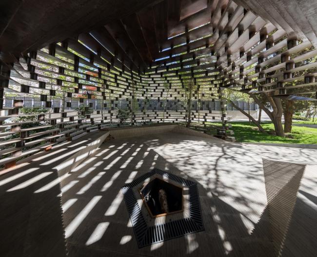 BIM建筑|融进古老元素，片状“鱼鳞”架起的无柱天篷 / Olgooco