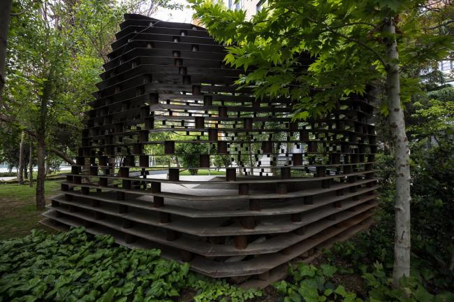 BIM建筑|融进古老元素，片状“鱼鳞”架起的无柱天篷 / Olgooco