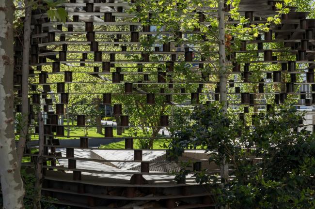 BIM建筑|融进古老元素，片状“鱼鳞”架起的无柱天篷 / Olgooco