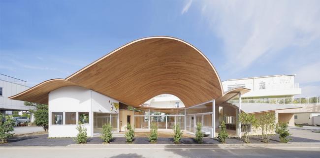 BIM建筑|富士山下，曲线的温顺与魅力：Toranoko 托儿所 / Takashige Yama***a Office