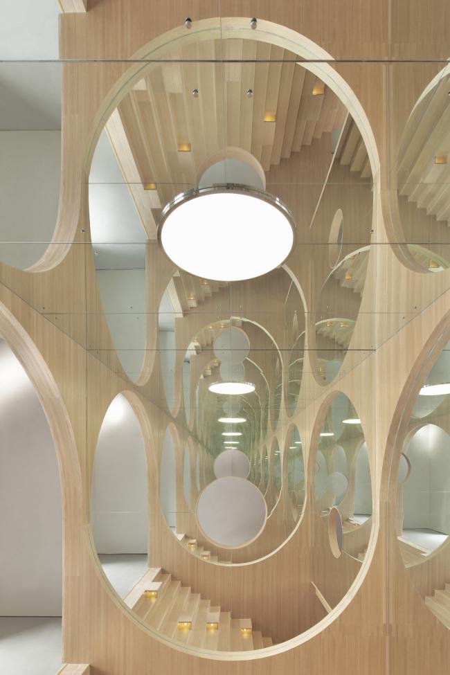 BIM建筑|拱与镜：虚实相映的无尽空间 / 槃达建筑