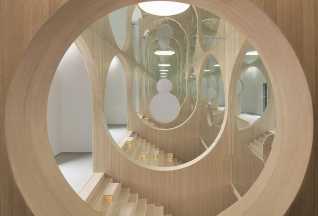 BIM建筑|拱与镜：虚实相映的无尽空间 / 槃达建筑