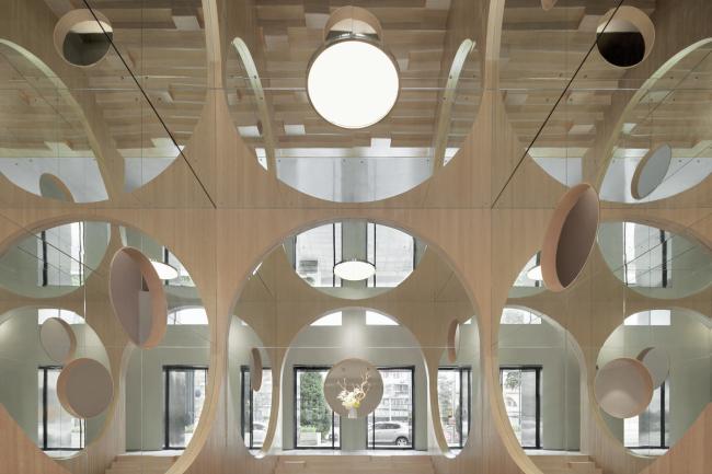 BIM建筑|拱与镜：虚实相映的无尽空间 / 槃达建筑