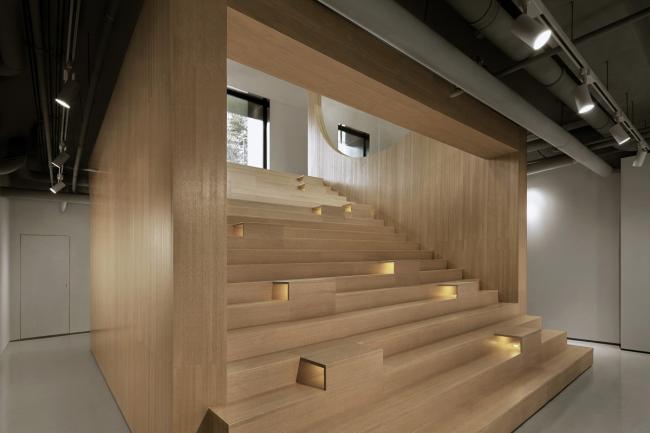 BIM建筑|拱与镜：虚实相映的无尽空间 / 槃达建筑