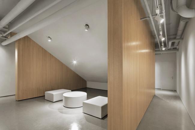 BIM建筑|拱与镜：虚实相映的无尽空间 / 槃达建筑