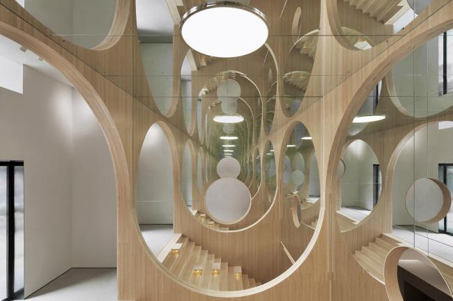 BIM建筑|拱与镜：虚实相映的无尽空间 / 槃达建筑