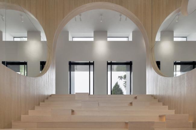 BIM建筑|拱与镜：虚实相映的无尽空间 / 槃达建筑