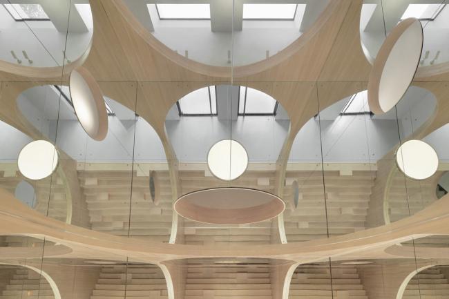 BIM建筑|拱与镜：虚实相映的无尽空间 / 槃达建筑