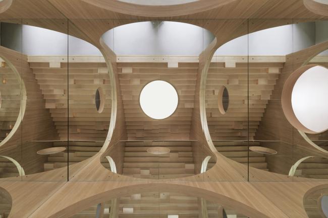 BIM建筑|拱与镜：虚实相映的无尽空间 / 槃达建筑