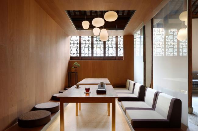 BIM建筑|叫醒记忆，沧桑而丰年代感的老屋子改革：不雅茶庭 / 南京悦设空间设计