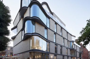 BIM建筑|IV Castle Lane 公寓，曲线转角柔化城市标准 / DROO-BIM建筑网