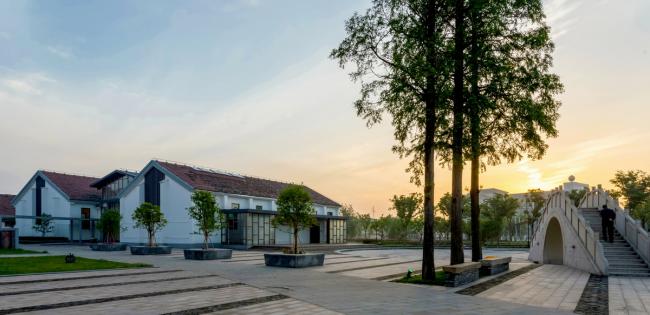 BIM建筑|河水清清，乡愁悠悠：小镇粮仓改革 / 上海交通年夜学城镇空间文化与科学研讨中间