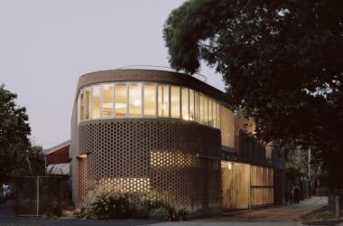 BIM建筑|玫瑰之家，砖网格幕墙以顺应三角狭地-BIM建筑网