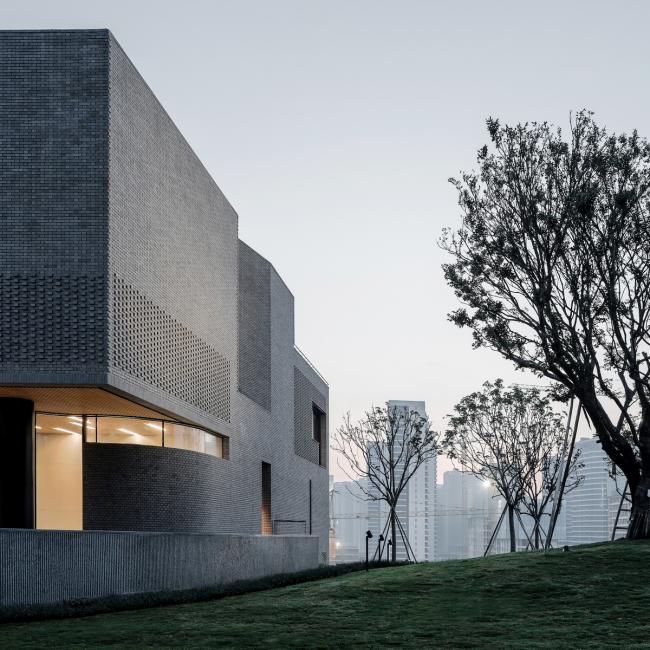 BIM建筑|坚实蕴藉，独看名胜：华润团体档案馆 / Studio Link-Arc