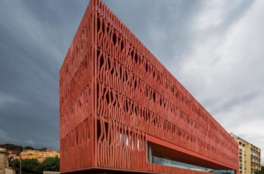 BIM建筑|高耸于年夜海之上，闪烁着赭色珊瑚的深邃深挚：海洋不雅测站国际住宿中间-BIM建筑网