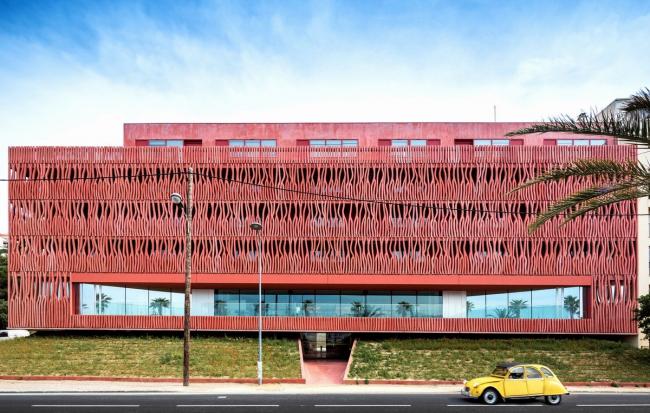 BIM建筑|高耸于年夜海之上，闪烁着赭色珊瑚的深邃深挚：海洋不雅测站国际住宿中间