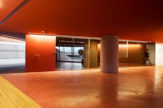 BIM建筑|高耸于年夜海之上，闪烁着赭色珊瑚的深邃深挚：海洋不雅测站国际住宿中间