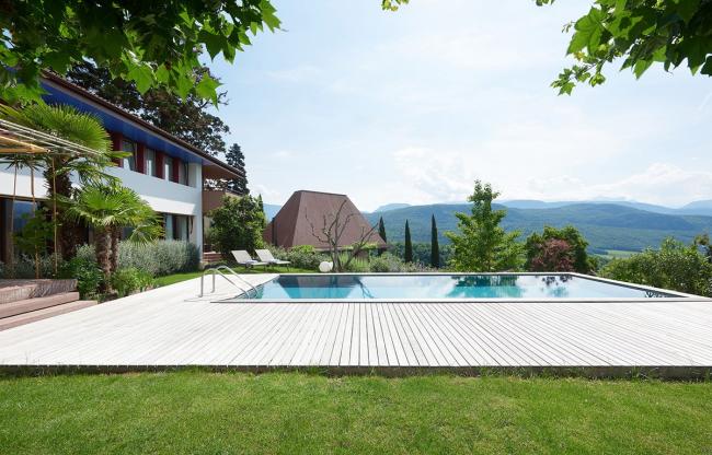 BIM建筑|葡萄庄园，郁郁葱葱：意年夜利北部度假屋