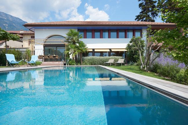 BIM建筑|葡萄庄园，郁郁葱葱：意年夜利北部度假屋