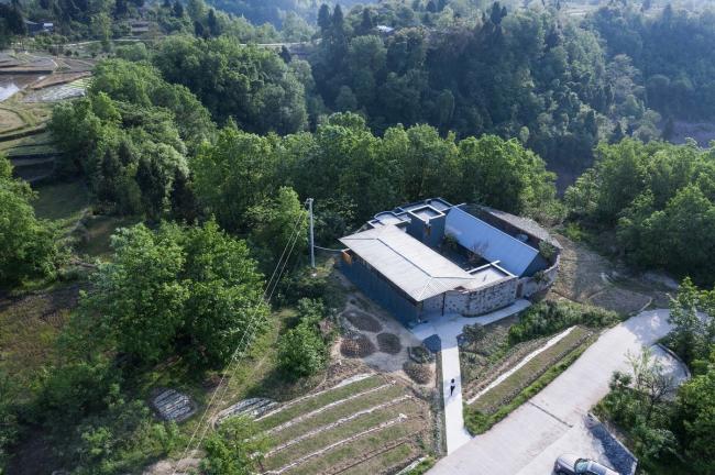 BIM建筑|雨宅·木工的家 / 小写建筑事务所