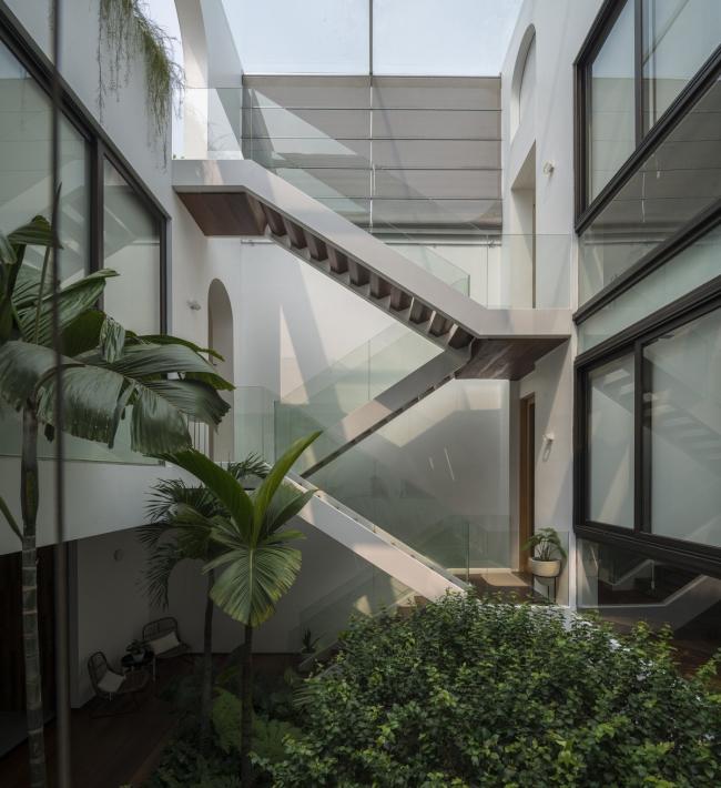 BIM建筑|别有洞天，柔和曲线勾画的纯白雕塑