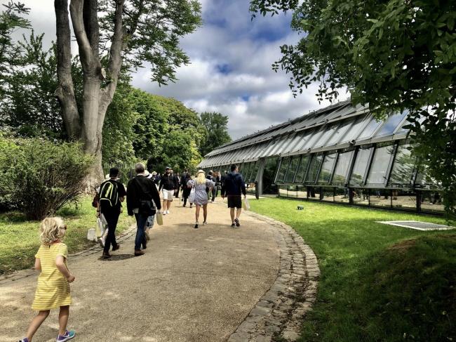 BIM建筑|Simonne-Mathieu 网球场，以水晶宫为灵感的温室球场