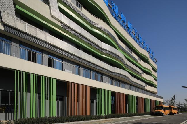 BIM建筑|西塞山前的“白鹭”：上海交年夜教导团体（湖州）帕丁顿双语黉舍 / 思序设计