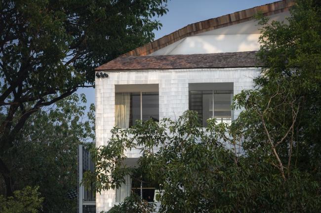 BIM建筑|如鱼群跃出海面，日光下闪闪发光的鱼鳞：清迈微型酒店