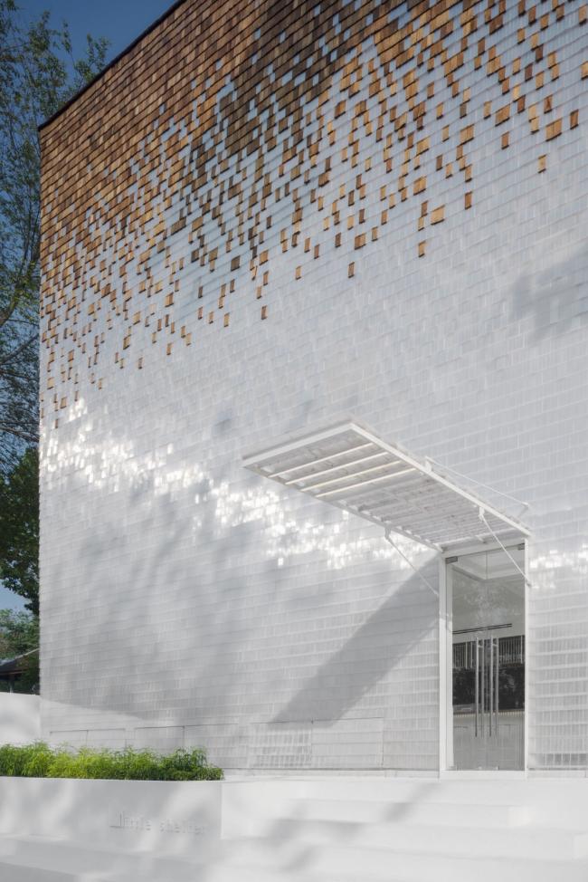 BIM建筑|如鱼群跃出海面，日光下闪闪发光的鱼鳞：清迈微型酒店