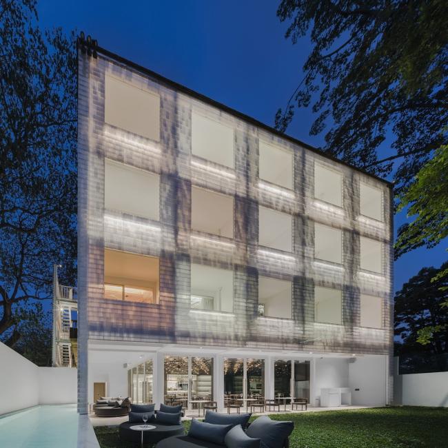 BIM建筑|如鱼群跃出海面，日光下闪闪发光的鱼鳞：清迈微型酒店