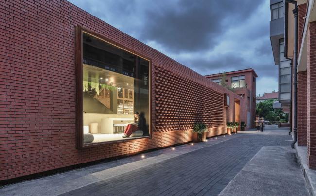 BIM建筑|在记忆与盼望之间：华东师范年夜学丽娃河畔书吧补葺 / 上海日清建筑设计