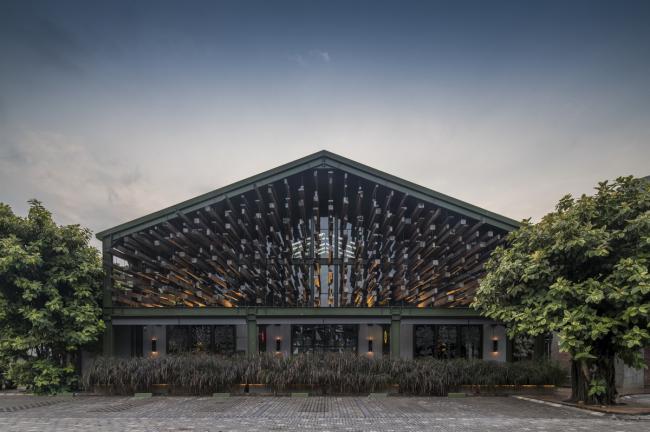 BIM建筑|条条木椽，仿佛从暗黑中涌来：植进天然的漂浮餐厅