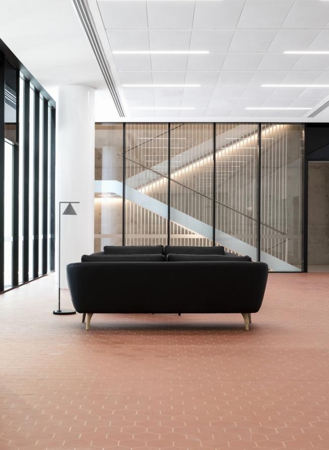 BIM建筑|巨型拱门“支持”下的红砖建筑：悉尼铁路运营中间