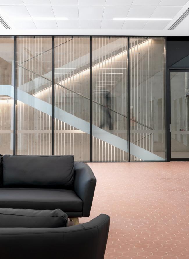 BIM建筑|巨型拱门“支持”下的红砖建筑：悉尼铁路运营中间