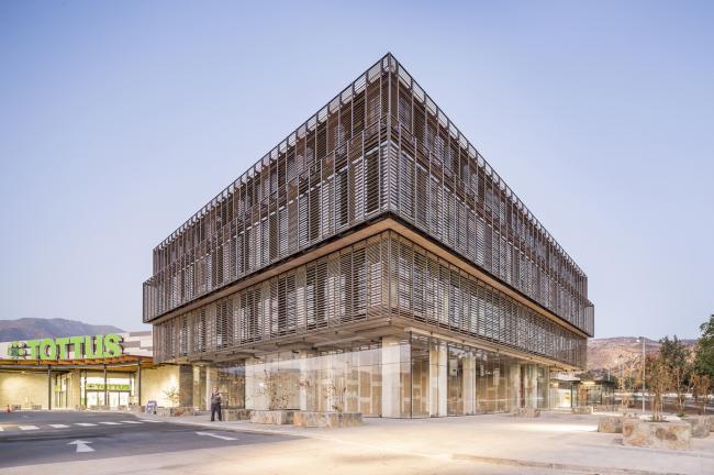 BIM建筑|金属合金与木材的碰撞，打造的亲热而具质感的办公贸易综合体