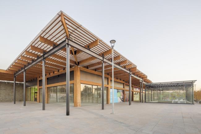 BIM建筑|金属合金与木材的碰撞，打造的亲热而具质感的办公贸易综合体