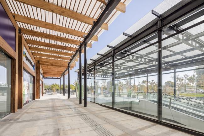 BIM建筑|金属合金与木材的碰撞，打造的亲热而具质感的办公贸易综合体