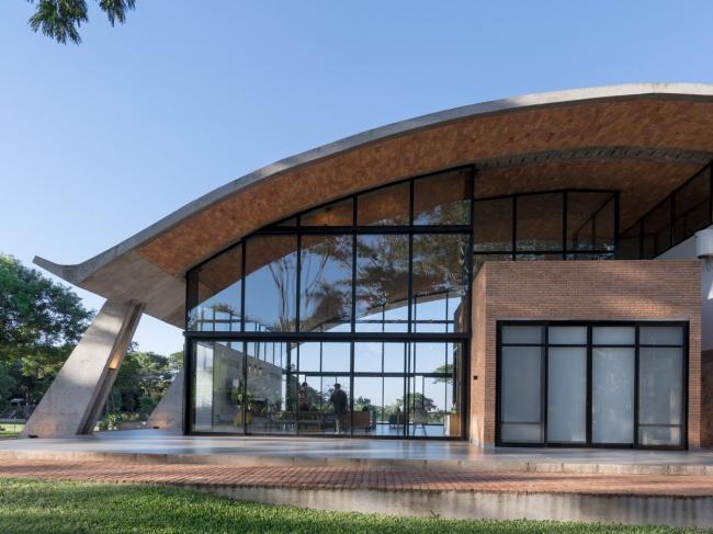 BIM建筑|如羽翼般轻轻睁开，护一方阴凉：年夜屋盖室第