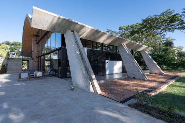 BIM建筑|如羽翼般轻轻睁开，护一方阴凉：年夜屋盖室第