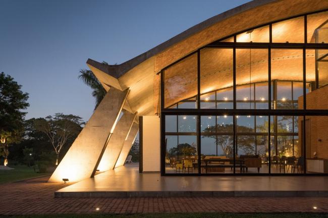 BIM建筑|如羽翼般轻轻睁开，护一方阴凉：年夜屋盖室第