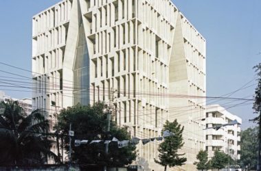 BIM建筑|垂直镂空，立体组成：达卡白色清真寺-BIM建筑网