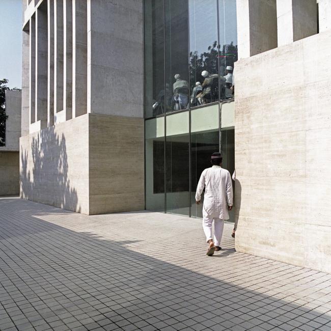 BIM建筑|垂直镂空，立体组成：达卡白色清真寺