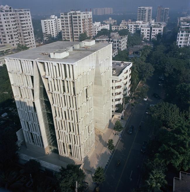 BIM建筑|垂直镂空，立体组成：达卡白色清真寺