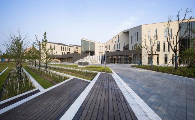 BIM建筑|老集市的味道，儿时记忆里的颜色：上海临港新城社区贸易中间 / 上海中房建筑设计