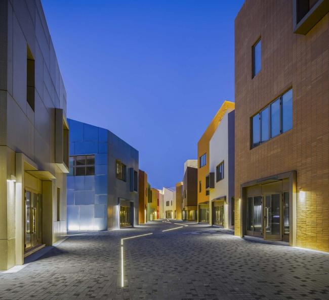 BIM建筑|老集市的味道，儿时记忆里的颜色：上海临港新城社区贸易中间 / 上海中房建筑设计