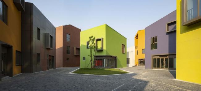 BIM建筑|老集市的味道，儿时记忆里的颜色：上海临港新城社区贸易中间 / 上海中房建筑设计