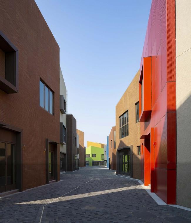 BIM建筑|老集市的味道，儿时记忆里的颜色：上海临港新城社区贸易中间 / 上海中房建筑设计