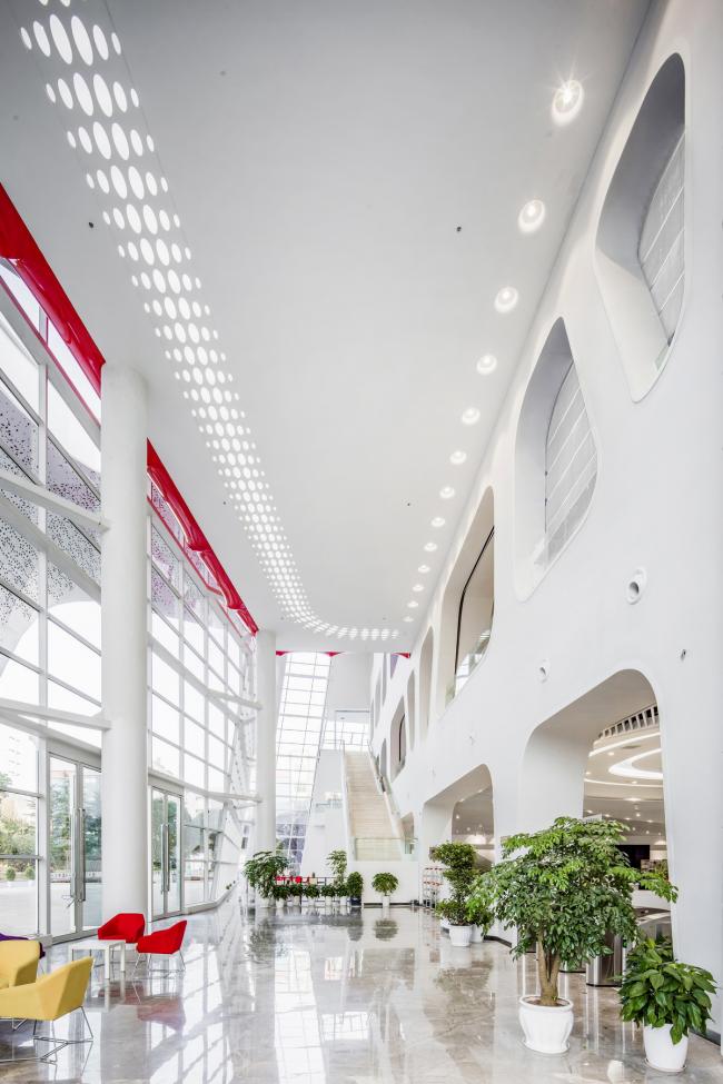 BIM建筑|宛若晶莹剔透的灯笼花瓣包裹花蕊：重庆房地产职业学院藏书楼 / 湃昂国际建筑设计参谋