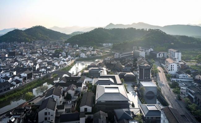 BIM建筑|青石古镇，缕缕乡愁：枫桥经验摆设馆 / 浙江年夜学建筑设计研讨院建筑九院