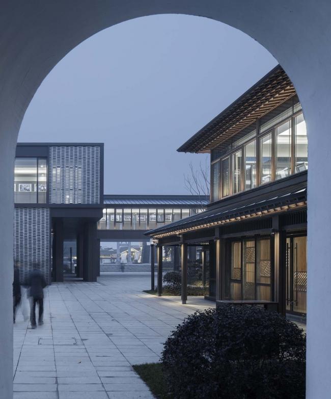 BIM建筑|青石古镇，缕缕乡愁：枫桥经验摆设馆 / 浙江年夜学建筑设计研讨院建筑九院